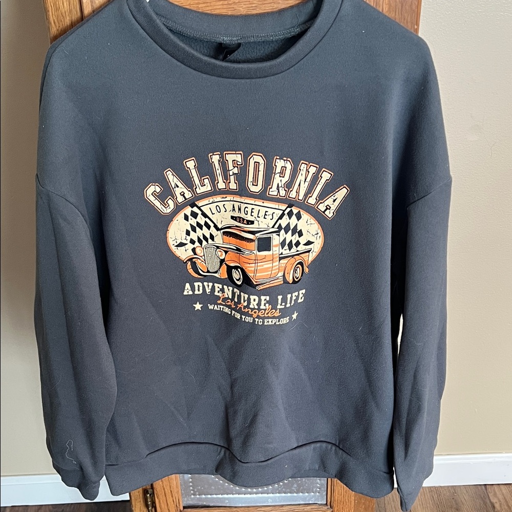 M SHEIN Gray California Graphic Crewneck Sweatshirt - Picture 1 of 3